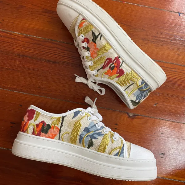 J Slides Noir Floral Embroidered Platform Sneaker‎ Artsy Women's Sz 9 🧡🎀 - Image 10