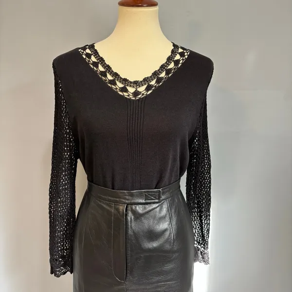 Whimsigoth goth black lace sleeve top mesh Sleeves, see through, size medium - Image 3