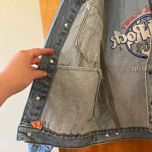 Hard Rock Cafe BALTIMORE Vintage 90s Denim Jean Jacket Save The Planet Medium - Image 4