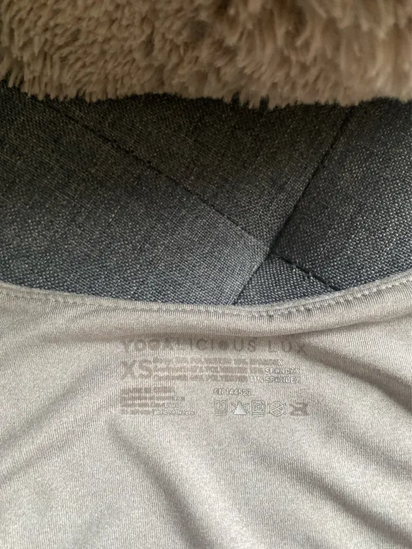 Boutique Beige crop workout top - Image 3