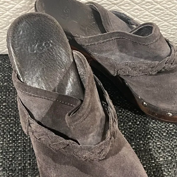 UGG Kaylee Grey Suede Mule Slip On Wooden Clogs Stud Heels Women’s Size 8 - Image 3