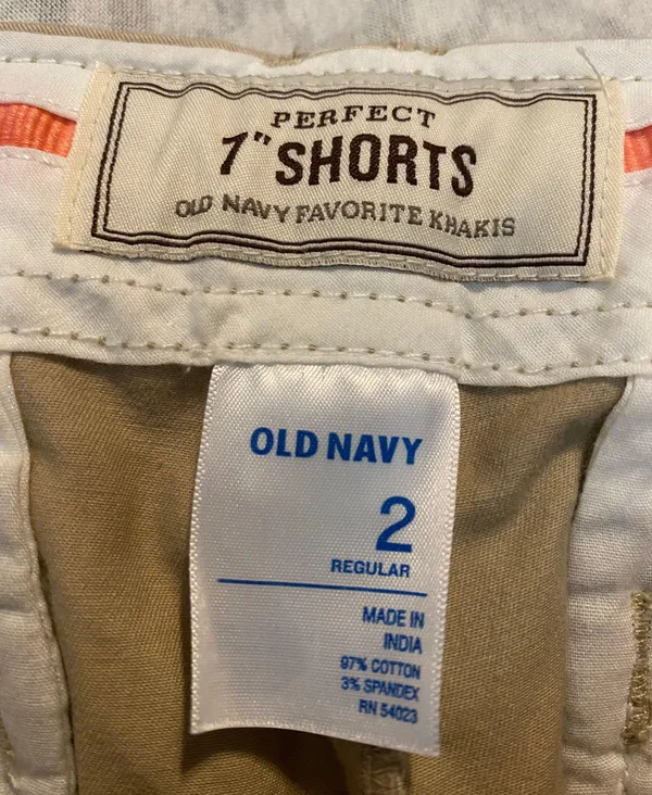 Old Navy NWT  women's shorts khakis 7" size 2 regular - Image 4
