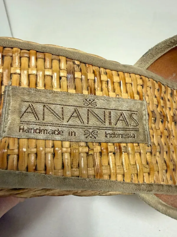 *RARE* Vintage Ananias Rattan Sandals - Image 12