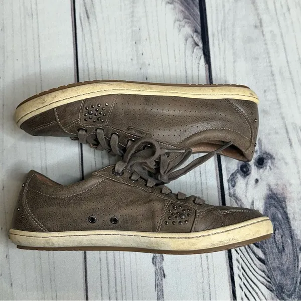 Taos Feedom Shoes Sneakers Womens 7.5 Brown‎ Studded Leather Walking Fre-12810 - Image 9
