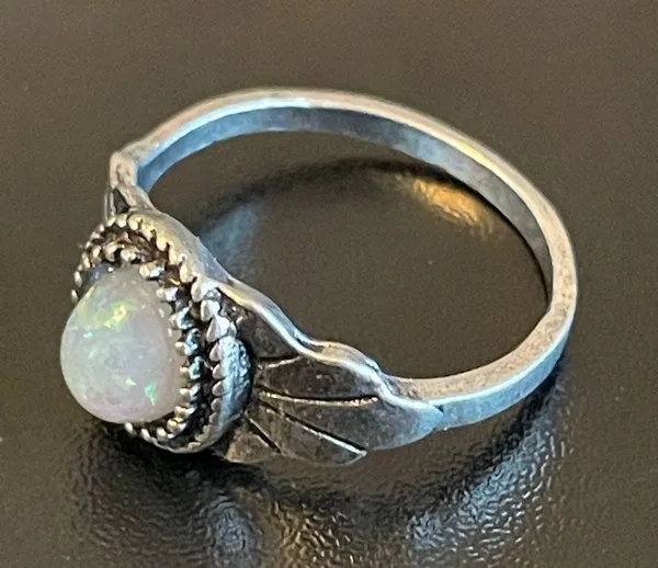 Simulated opal silver plated women ring size 9 - Image 3