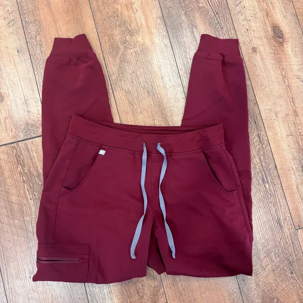 FIGS Zamora Jogger Scrub Pants Burgundy Red W18SW2005T Women's Small Tall ST - Image 2