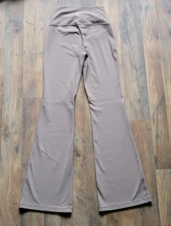 Aritzia TNA Leggings - Image 4
