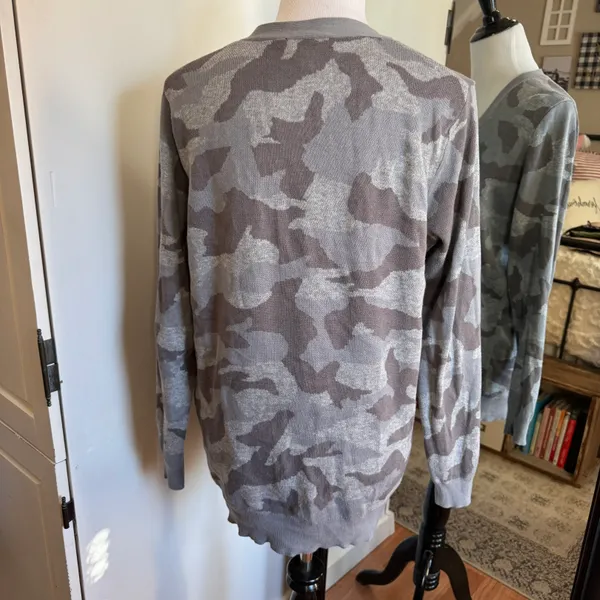 Lane Bryant Size 14/16 Gray Camo Sweater - Image 3