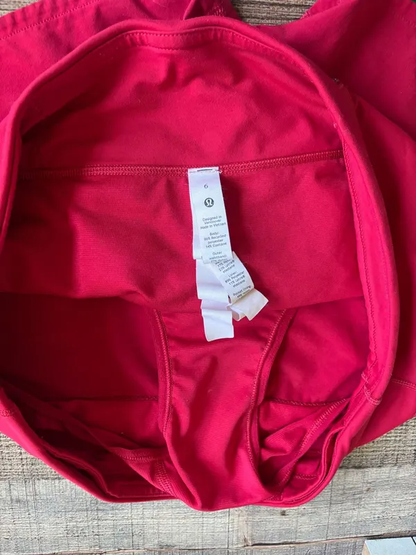 Lululemon shorts - Image 4