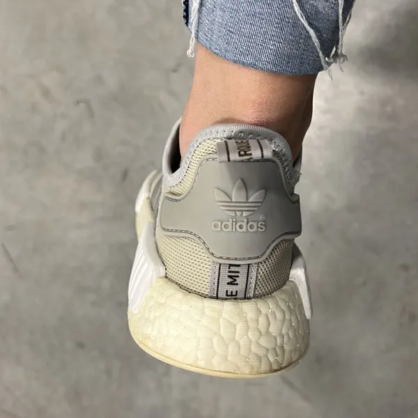 ‎ADIDAS NMD R1 in Chalk Grey - Image 6
