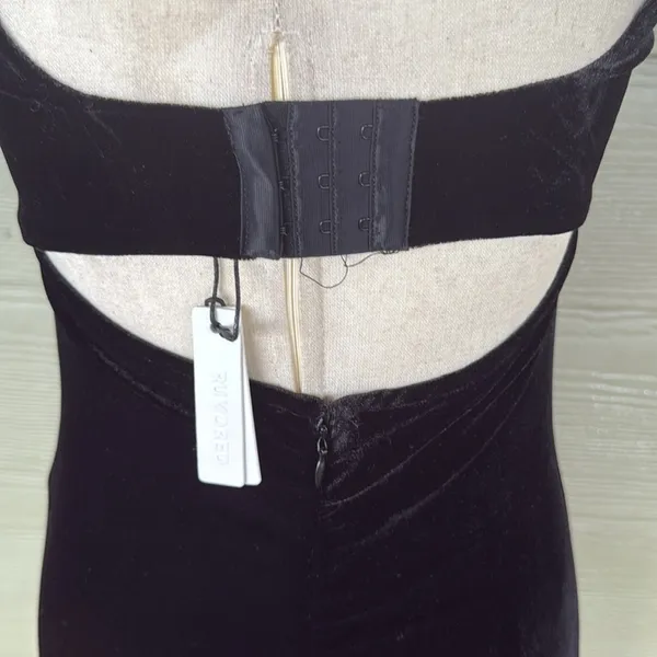 Rumored “Runaway” Black Velvet Midi Dress - Image 5