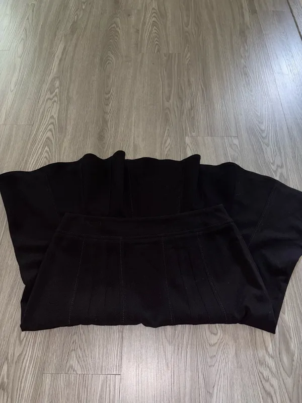 Dalia Black Vintage A-Line Midi Skirt - Image 4