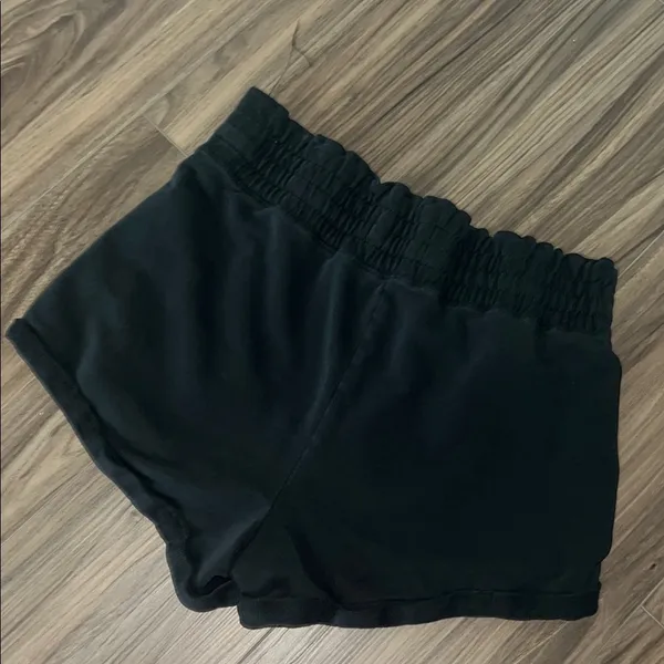Hollister Black Paperbag Women's Sweat Shorts - Image 5