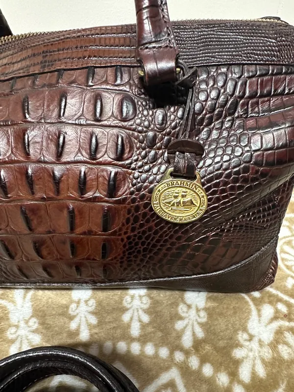 Brahmin Pecan Melbourne Crocodile Embossed Leather Bag with detachable Strap - Image 2