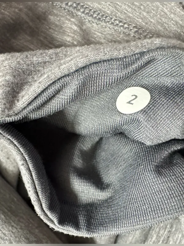 Lululemon Athletica Heathered Gray Pilates Leggings Size 2 - Image 3