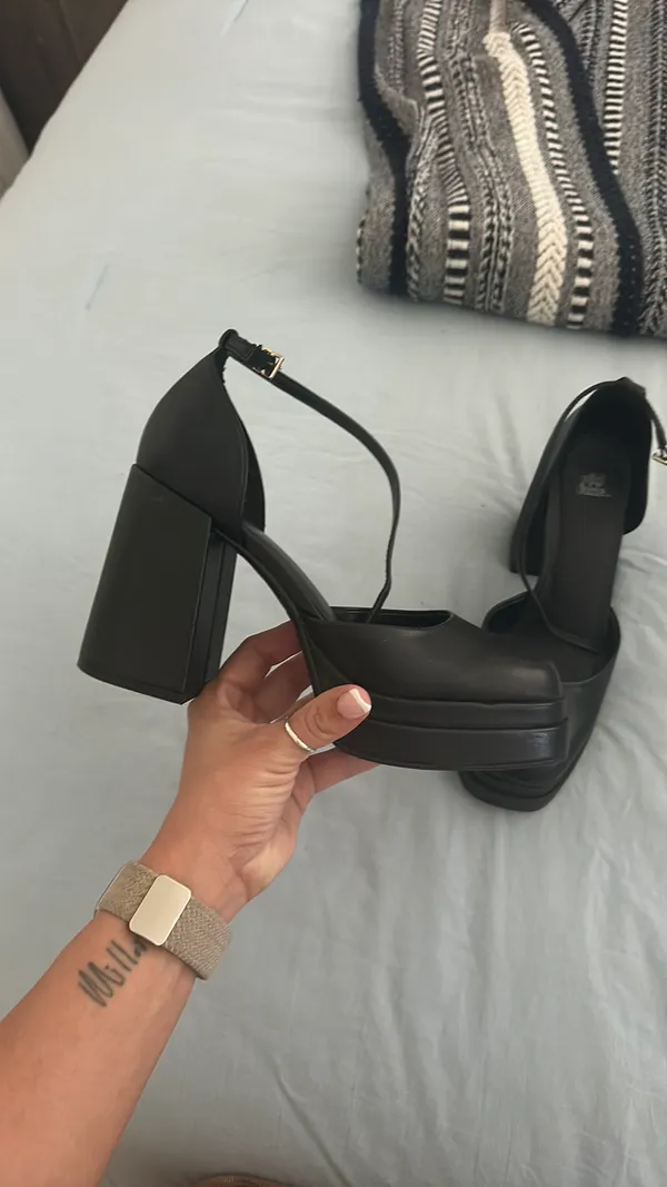 Black chunky closed toe heel  - Image 2