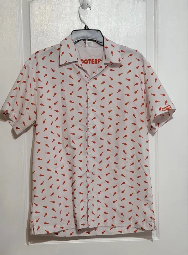 Hooters medium button up shirt sleeve chicken leg print - Image 2