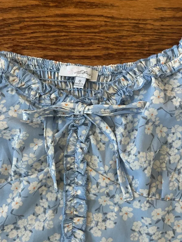 NWT Blashe Los Angeles Floral Puff-Sleeve Crop Top Smocked Back Size Small NEW - Image 6