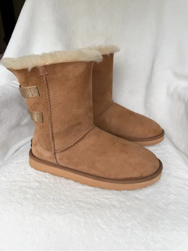 UGG CHESTNUT TAN SUEDE LEATHER & SHEEPSKIN S/N 1010258 Klea Mid-calf BOOTS Sz 9 - Image 2