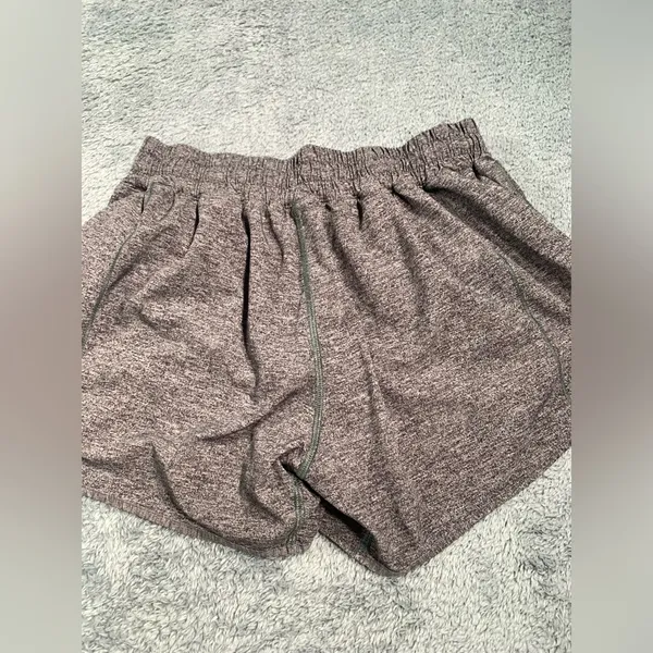 Lululemon athletica Hotty hot short long Heather Gray Athletic Shorts 4” size 6 - Image 12