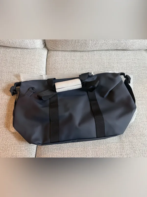 NWT Rains Hilo Weekend Overnight Bag size small waterproof Navy - Image 12