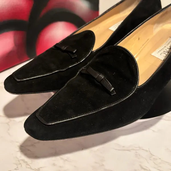 Isaac Mizrahi Black Suede Bow Kitten Heel Shoe Size 8 - Image 8