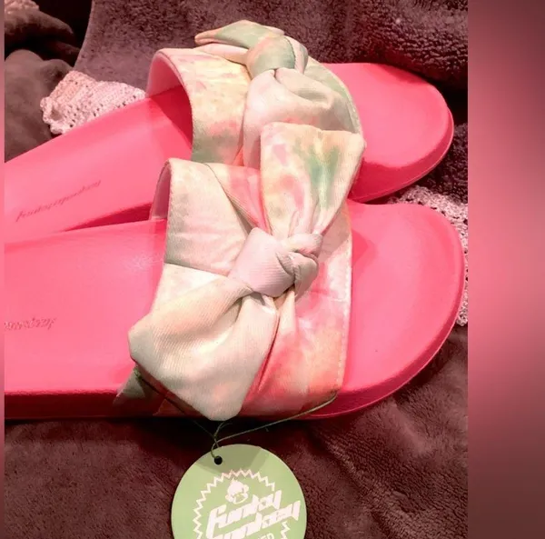 NWT Funky Monkey Womens Bowknot Casual Beach Slipon Sandals / Water Shoes Size:7 - Image 5
