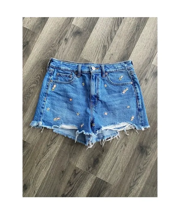 American Eagle Floral Jean Shorts Embroidered - Image 3