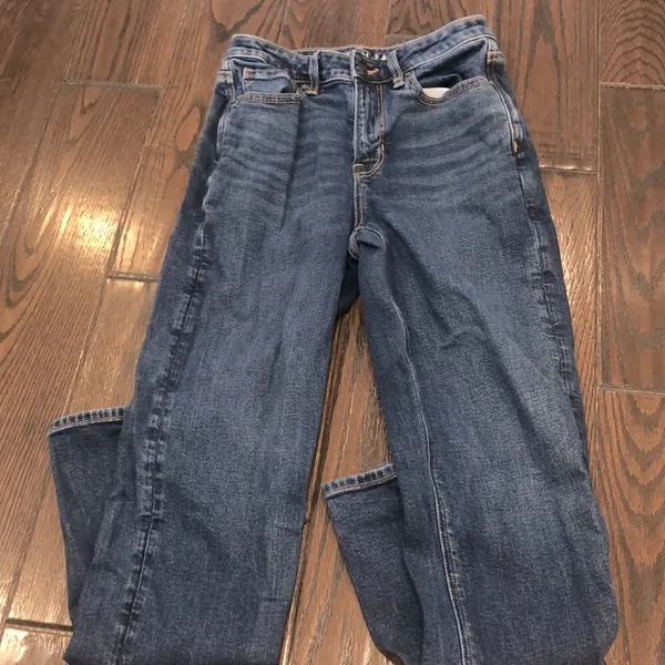 American eagle medium wash MOM jean size 4 long - Image 6