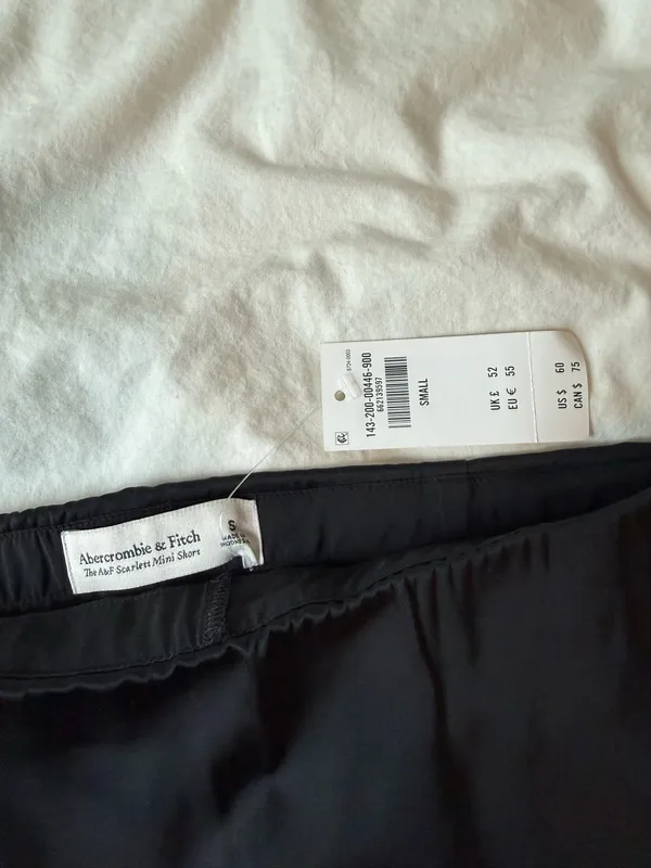 Abercrombie Scarlett Black Silk Mini Skort - Image 2