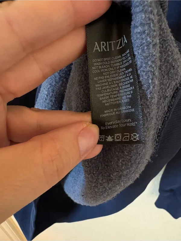 Aritzia Cozy Sweatfleece Perfect Fit Crew Sweatshirt Size XS in Admiral Navy - Image 6
