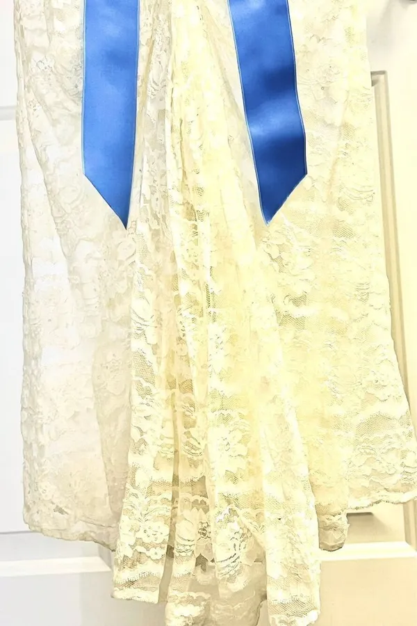 David’s Bridal Galina Ivory Wedding Dress- Size 8 - Image 5