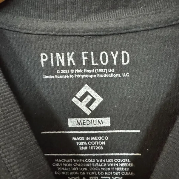 Pink Floyd the Dark Side of the Moon Album Rock Band Tee M - Image 4