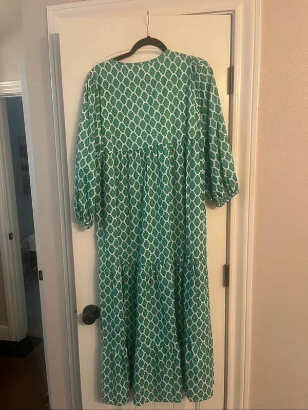 Green Patterned V - Image 2