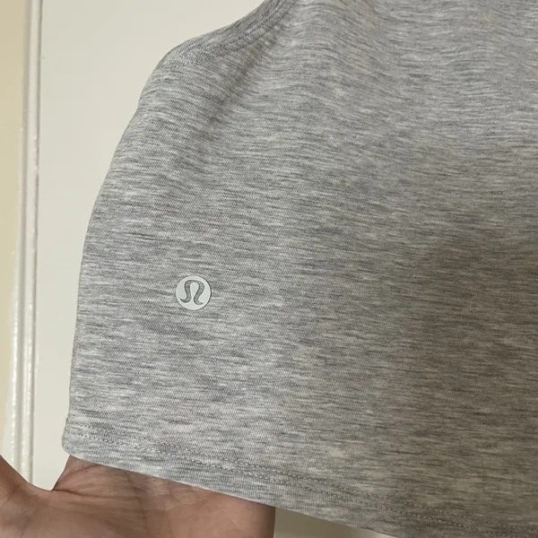 Lululemon light grey cropped active keyhole back tank size 4 - Image 3