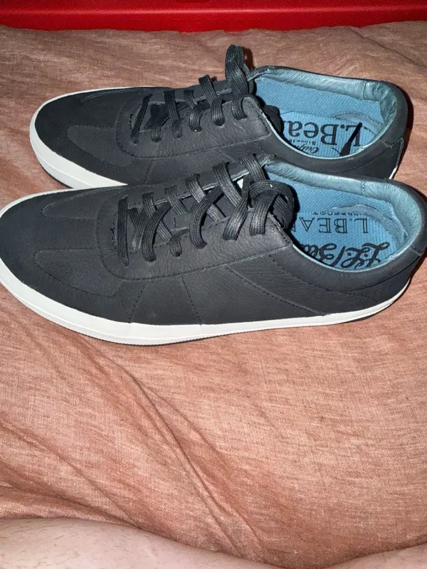 L.L.Bean women's size 10‎ Leather Low-Top Sneakers Black - Image 2