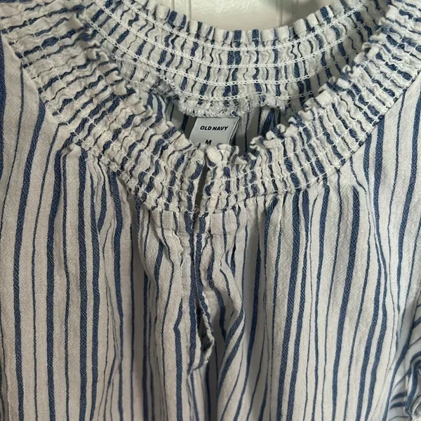 Old Navy Womens Blouse Medium - Image 2