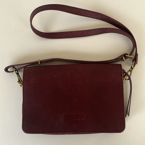 Madewell The Flap Convertible Crossbody Bag in Dark Cabernet - Image 2