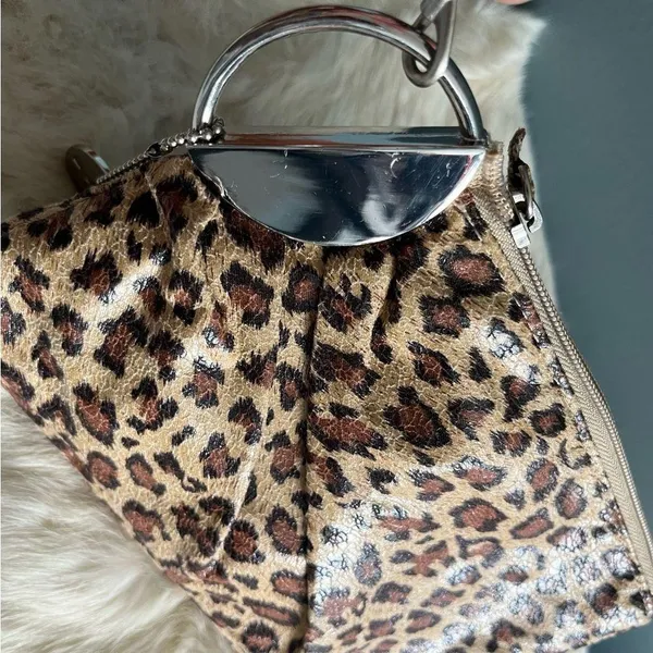 Lulu Animal Print Wristlet Brown - Image 8