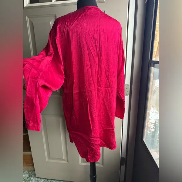 Vintage 80s Victoria’s Secret red silk button down sleep shirt, size large - Image 4