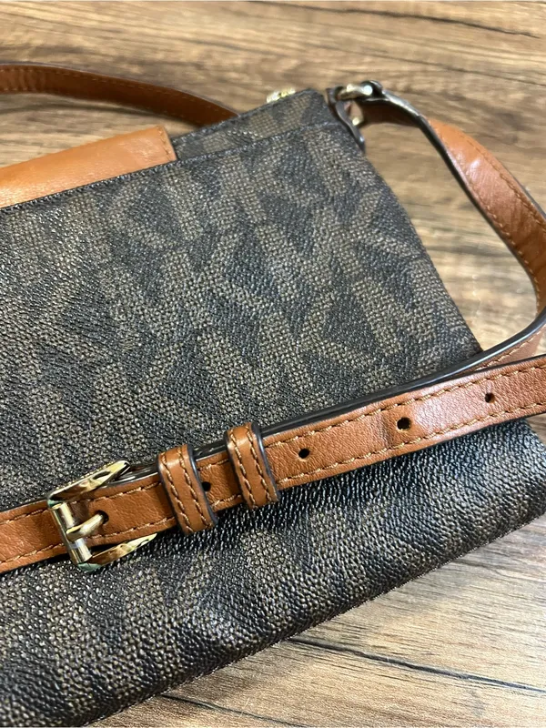Michael Kors MK Monogram Crossbody Bag - Image 4