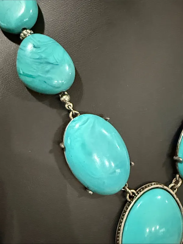 Avon Vintage Faux turquoise chunky statement Western necklace - Image 3