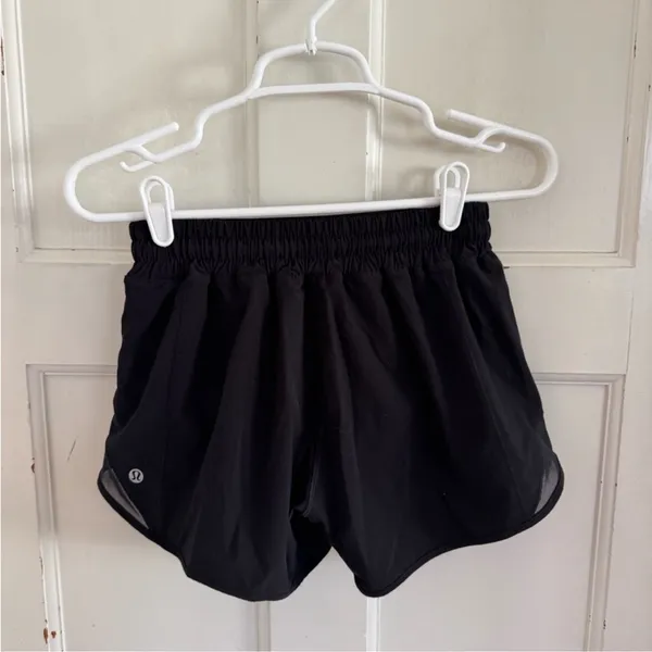 Lululemon On‎ The Fly black shorts size 4 Tall - Image 8