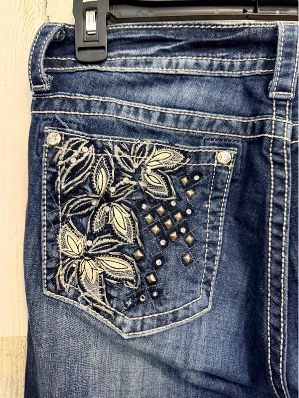 Miss Me Jeans Women’s 32 Bootcut Dark Wash Embellished Floral Rhinestone - Image 7