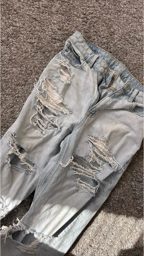 American Eagle Jeans - Image 4