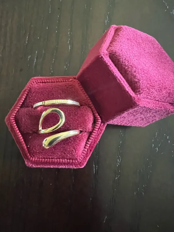 Ladies Gorgeous Golden Stackable Rings (2) Size 7 Gold - Image 2