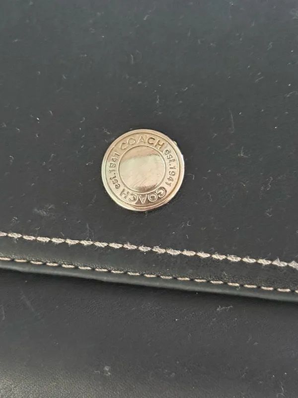 Y2K Coach Chelsea Black Leather Trifold Wallet - Image 3