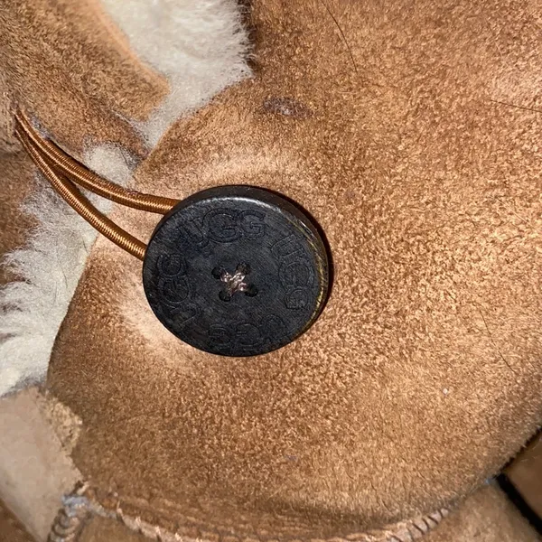 Bailey button ugg boots - Image 7
