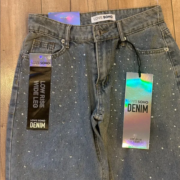 NWT Love Soho Rhinestone Embellished Jeweled Low Rise Wide Leg Jeans Sz 00 - Image 2