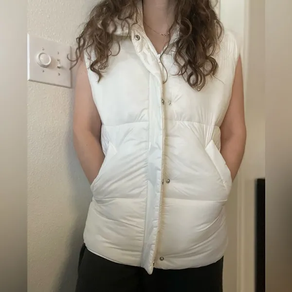 Abercrombie & Fitch Oversized‎ Puffer Vest Size XS - Image 3